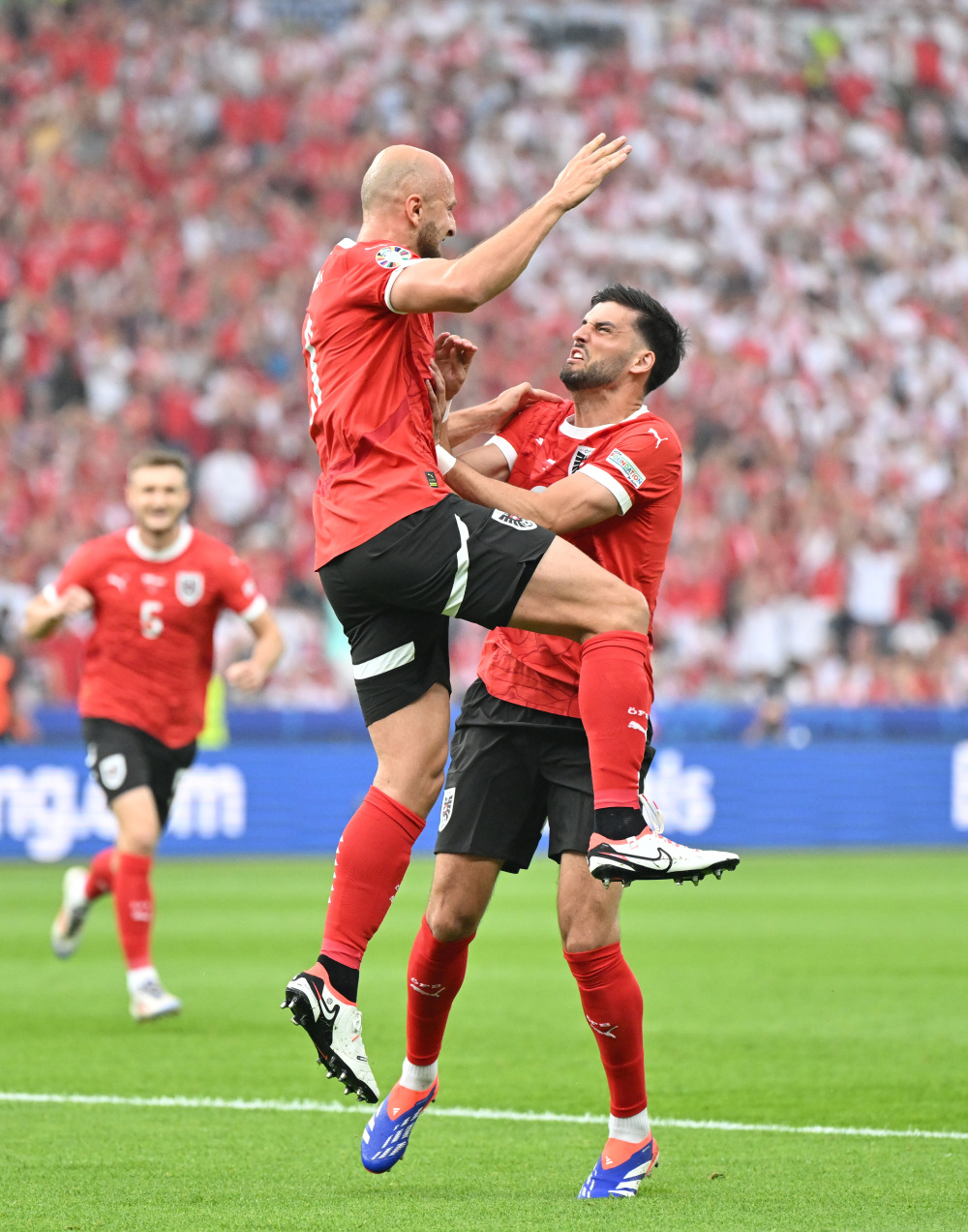 奥地利队横扫波兰队,张继科带队取胜 奥地利队横扫波兰队,张继科带队取胜