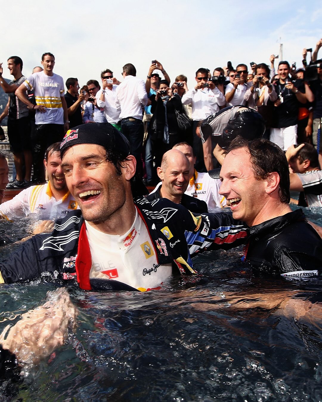 开云平台-阿斯顿马丁绝杀红牛车队，汉密尔顿扛起全队