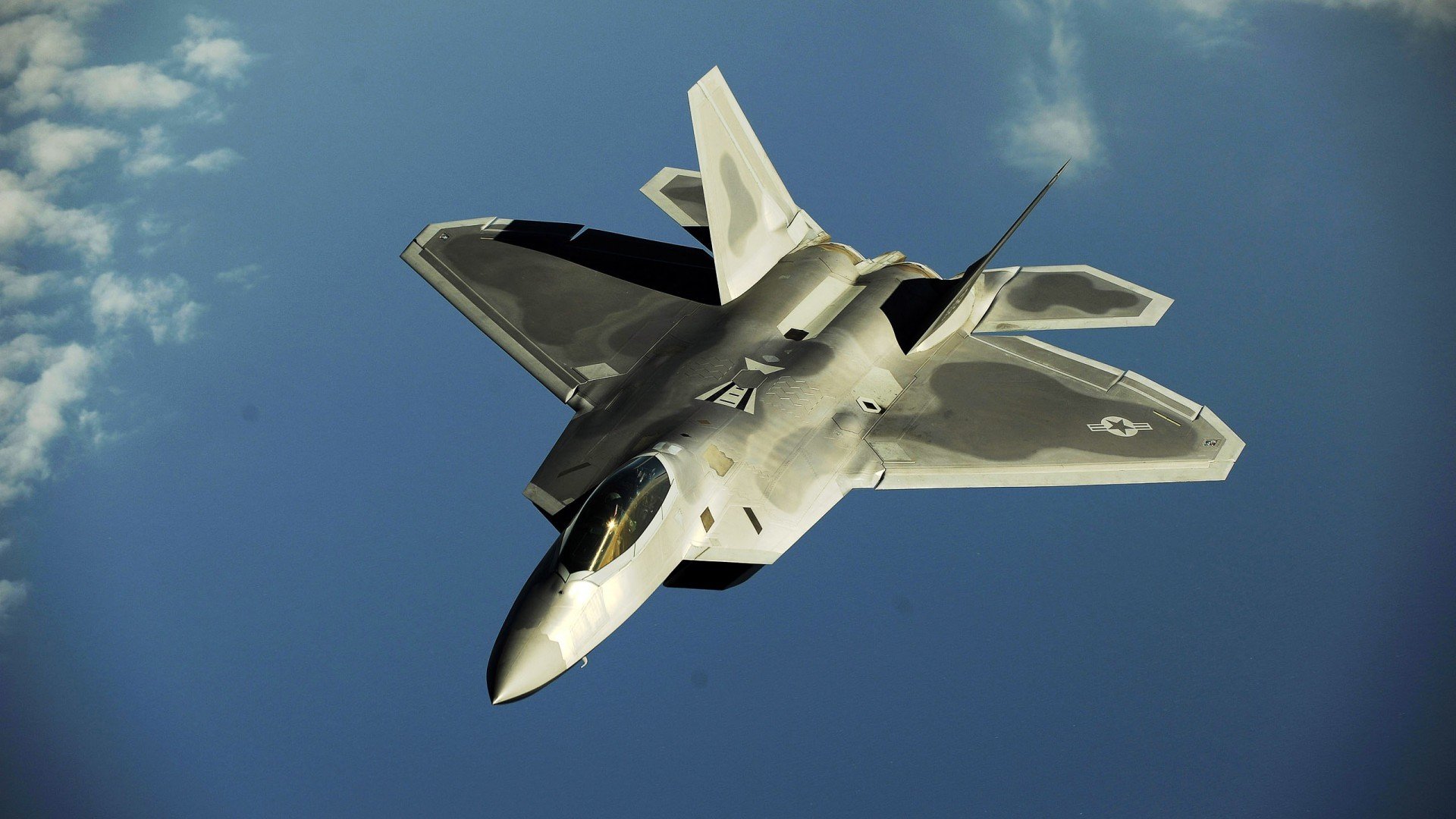 欧冠新王当立!英格兰双星绞杀尤文,马丁内利一剑封喉